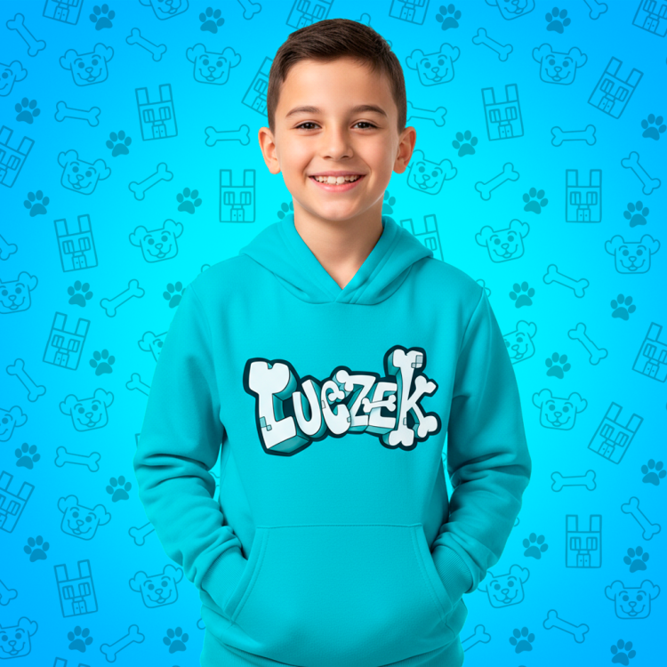 Bluza Luczek z uszkami to idealny wybór dla fanów przygód! Wysokiej jakości materiał, nadruk DTF i kaptur z uroczymi uszkami tworzą wyjątkowy look.